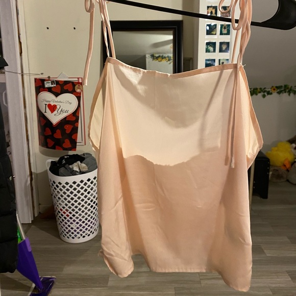 Clothes - Picture 3 of 12